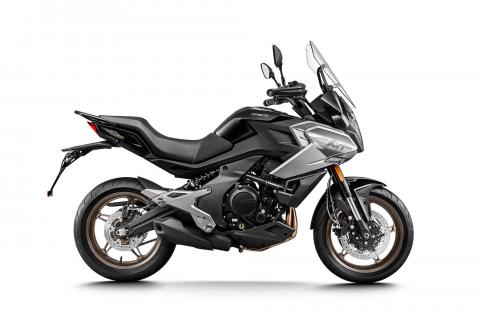 Motocykl CFMOTO 700MT Premium - černá