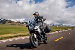 Motocykl CFMOTO 700MT Premium Motocykl CFMOTO 700MT Premium